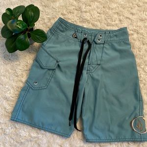 Volcom boy shorts size 7